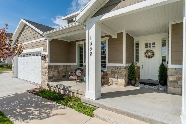 1332 W SALMON CADDIS DR, Bluffdale, UT 84065