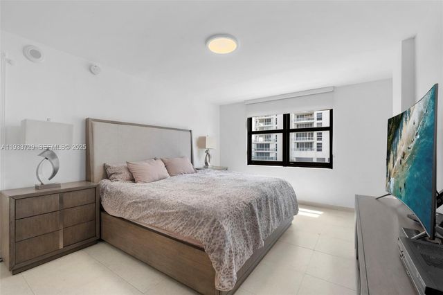 4301 Collins Ave 605, Miami Beach, FL 33140