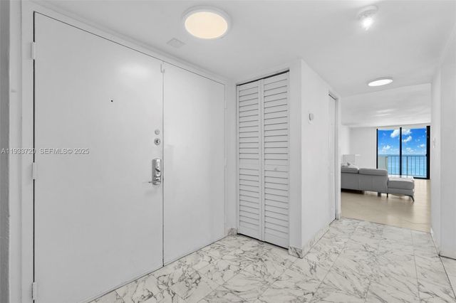 4301 Collins Ave 605, Miami Beach, FL 33140