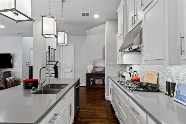 2800 Damsel Madison Lane, Lewisville, TX 75056