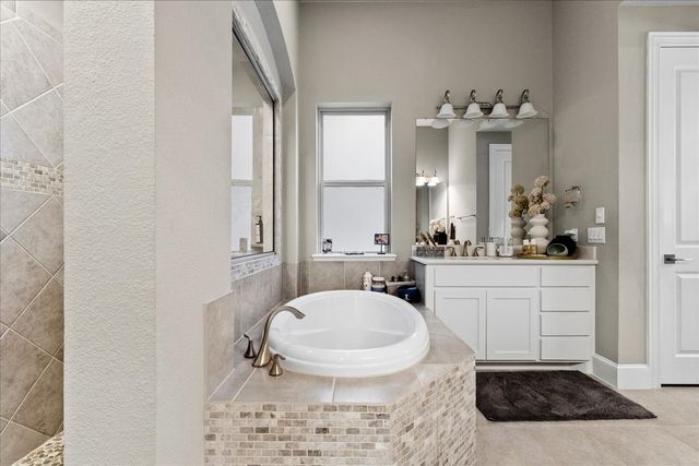 2800 Damsel Madison Lane, Lewisville, TX 75056