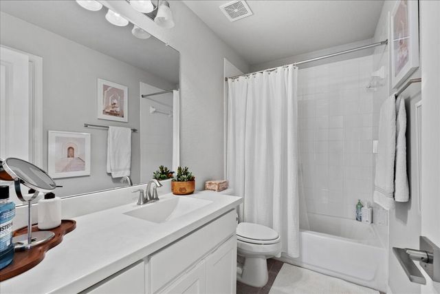 2800 Damsel Madison Lane, Lewisville, TX 75056