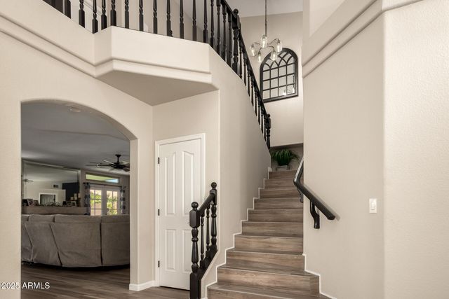 408 E SOUTH FORK Drive, Phoenix, AZ 85048