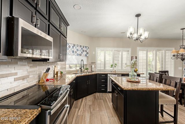 408 E SOUTH FORK Drive, Phoenix, AZ 85048