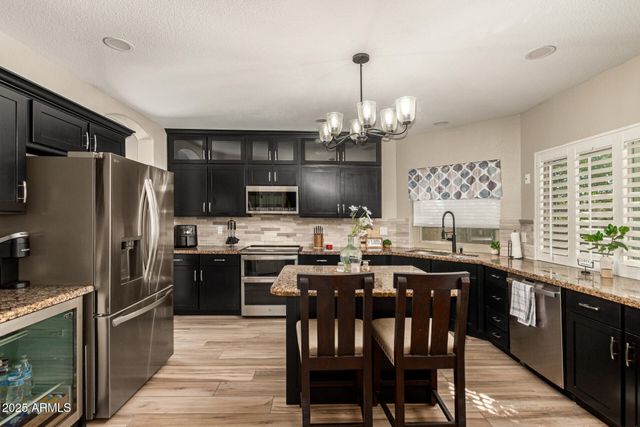 408 E SOUTH FORK Drive, Phoenix, AZ 85048