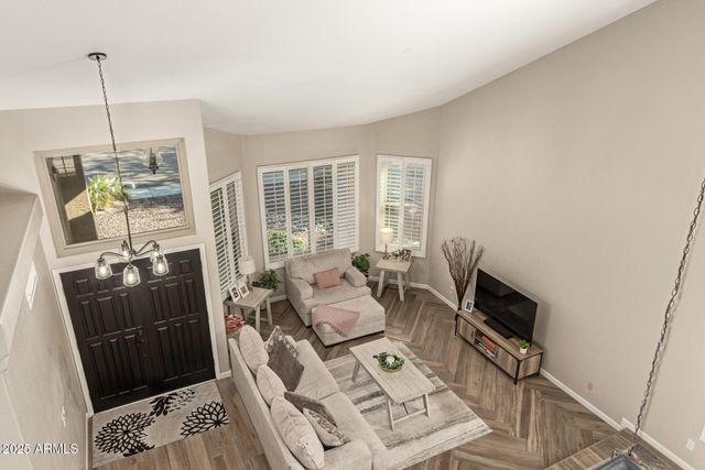 408 E SOUTH FORK Drive, Phoenix, AZ 85048