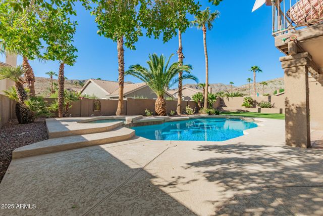 408 E SOUTH FORK Drive, Phoenix, AZ 85048