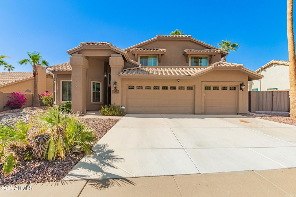 408 E SOUTH FORK Drive, Phoenix, AZ 85048
