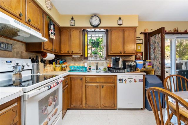 23955 65th Avenue, Little Neck, NY 11362