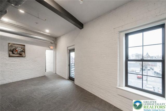 107 Hamilton Street Residence 2, Allentown City, PA 18101