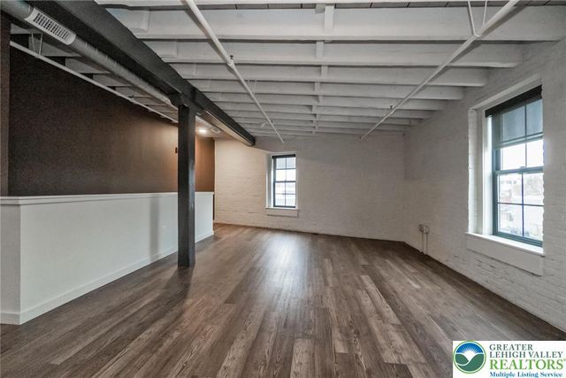 107 Hamilton Street Residence 2, Allentown City, PA 18101