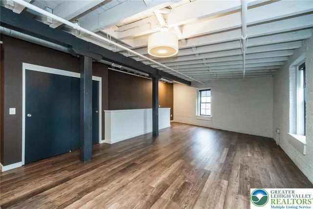 107 Hamilton Street Residence 2, Allentown City, PA 18101