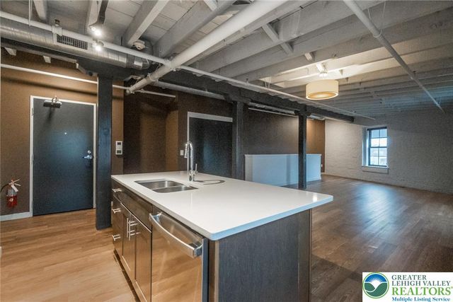 107 Hamilton Street Residence 2, Allentown City, PA 18101