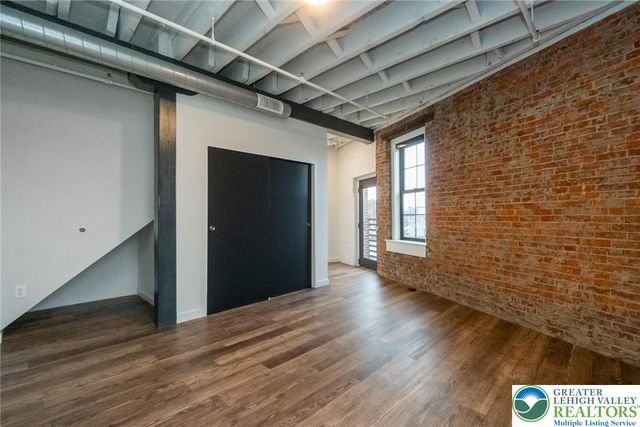 107 Hamilton Street Residence 2, Allentown City, PA 18101