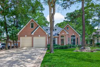 10 Belcarra Place, Spring, TX 77382