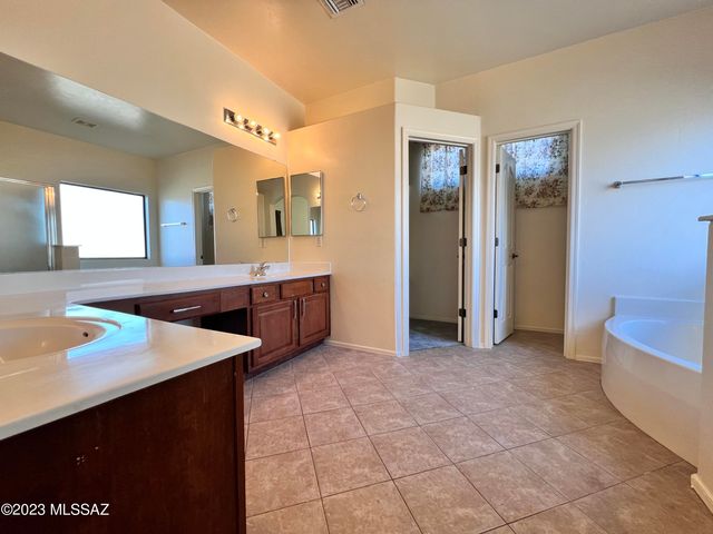7560 E Truces Place, Tucson, AZ 85715