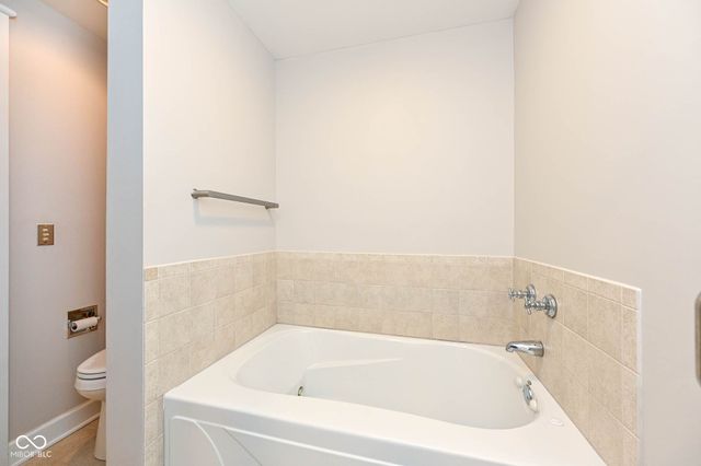 8651 Jaffa Ct E Drive 25, Indianapolis, IN 46260