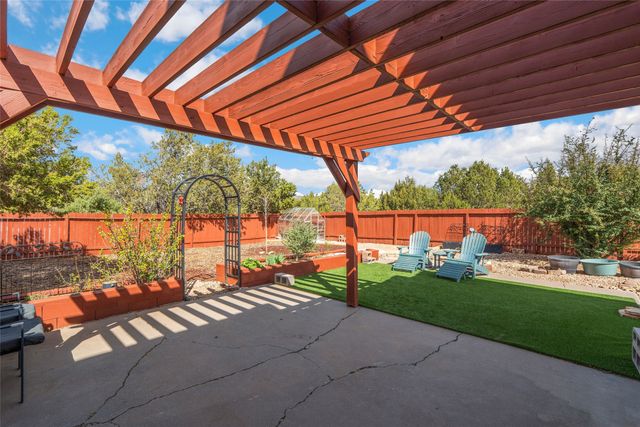 105 Moya Road, Santa Fe, NM 87508