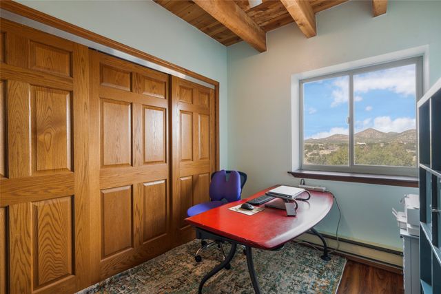 105 Moya Road, Santa Fe, NM 87508