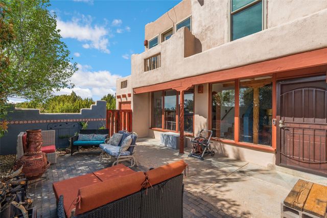 105 Moya Road, Santa Fe, NM 87508