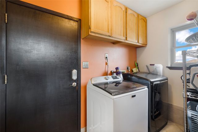 105 Moya Road, Santa Fe, NM 87508