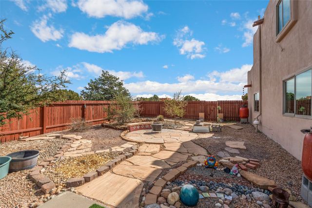 105 Moya Road, Santa Fe, NM 87508