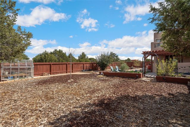 105 Moya Road, Santa Fe, NM 87508