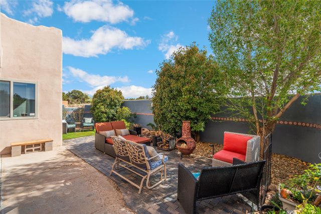 105 Moya Road, Santa Fe, NM 87508