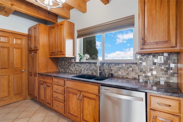 105 Moya Road, Santa Fe, NM 87508