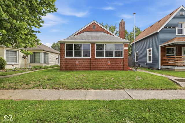 145 S 11th Avenue, Beech Grove, IN 46107