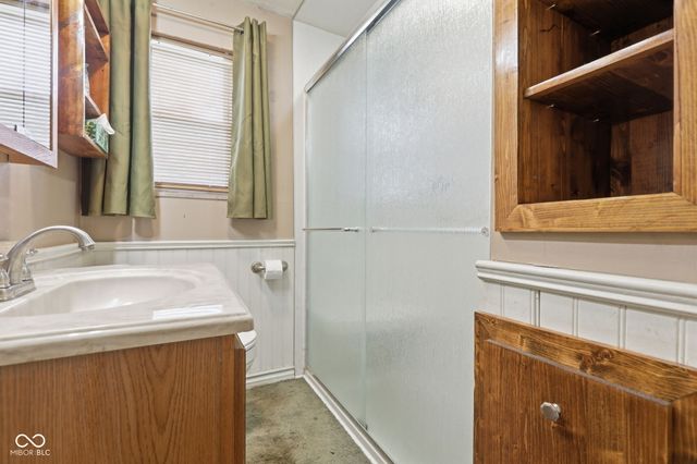 145 S 11th Avenue, Beech Grove, IN 46107
