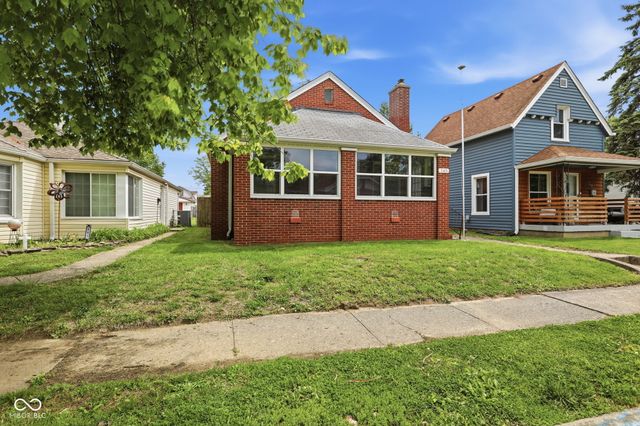145 S 11th Avenue, Beech Grove, IN 46107