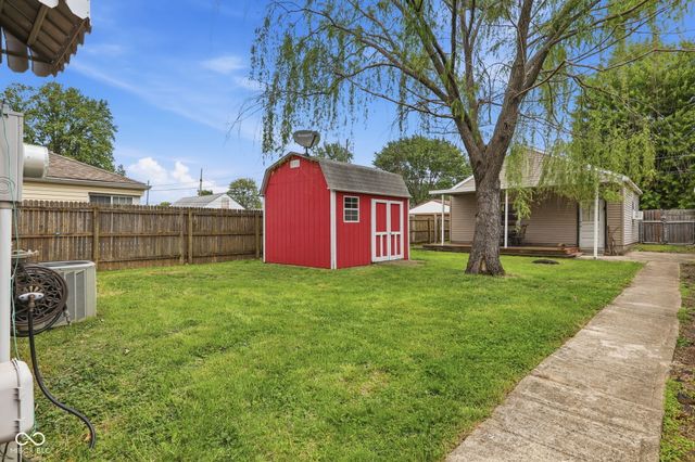 145 S 11th Avenue, Beech Grove, IN 46107