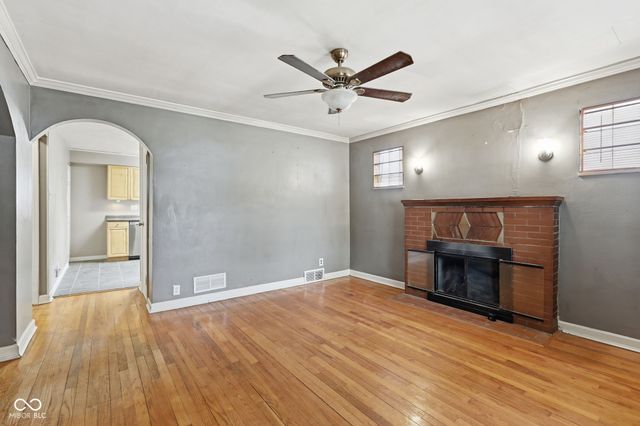 145 S 11th Avenue, Beech Grove, IN 46107