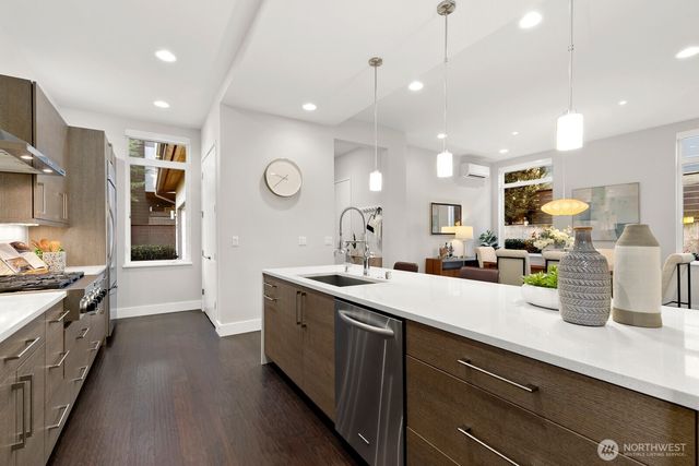 21955 SE 30th Place, Sammamish, WA 98075