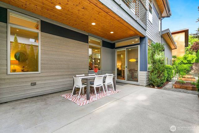 21955 SE 30th Place, Sammamish, WA 98075