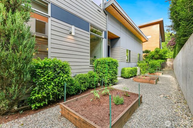 21955 SE 30th Place, Sammamish, WA 98075