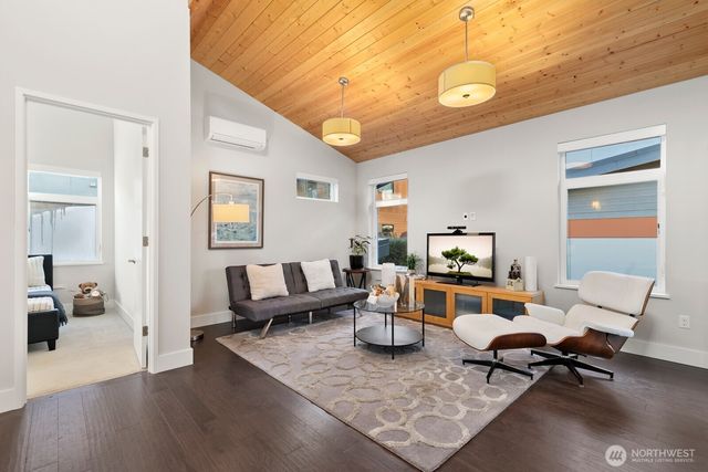 21955 SE 30th Place, Sammamish, WA 98075