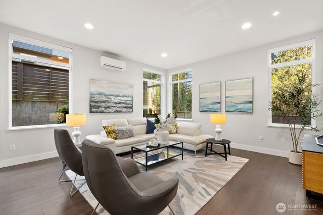 21955 SE 30th Place, Sammamish, WA 98075