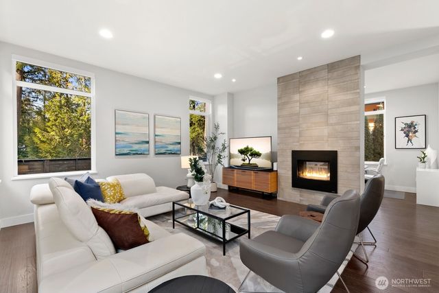 21955 SE 30th Place, Sammamish, WA 98075