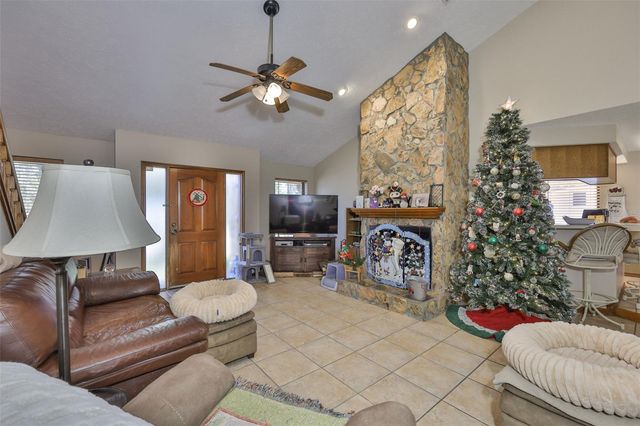 411 SW 12TH STREET, Ruskin, FL 33570