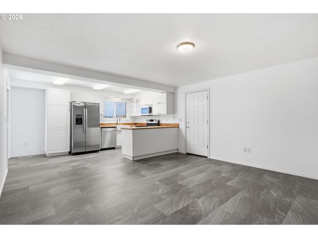 21635 Sw GARY Ln, Beaverton, OR 97003