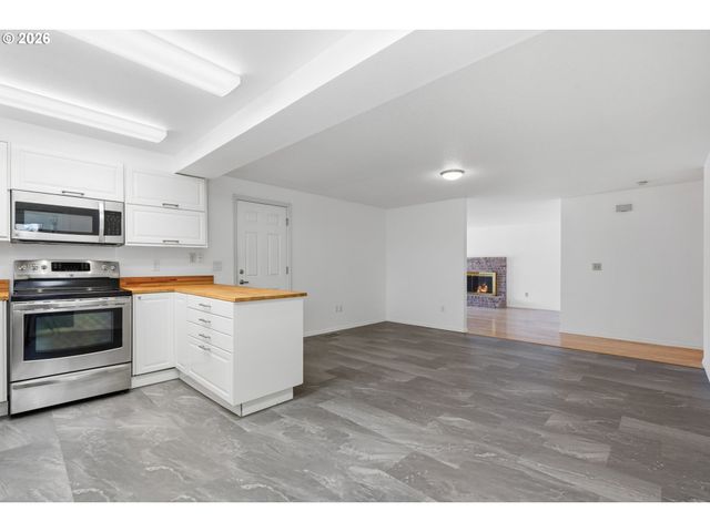 21635 Sw GARY Ln, Beaverton, OR 97003