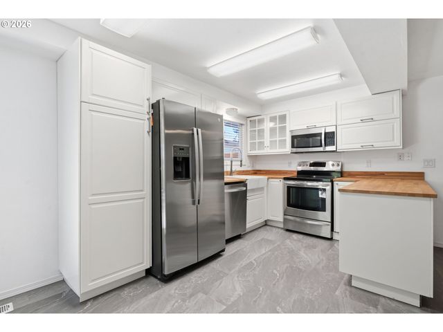 21635 Sw GARY Ln, Beaverton, OR 97003