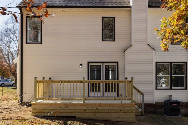 12 Knoll Brook Court, Greensboro, NC 27407