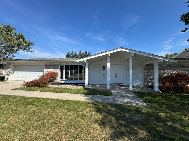 4655 Ashburton Place, City Of Macomb, MI 48310