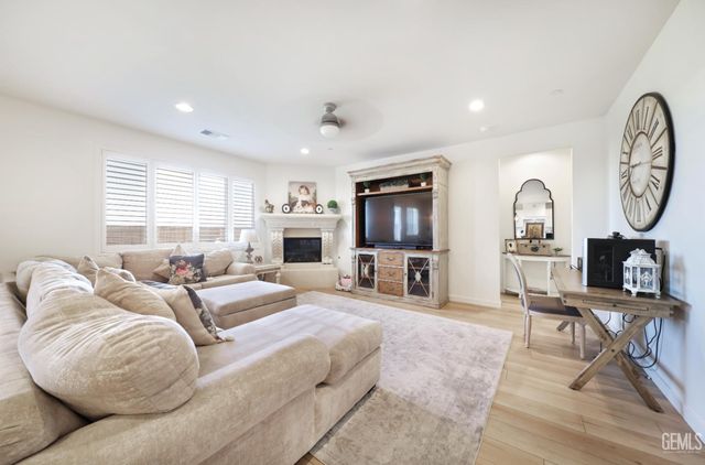 14940 Pams Way, Bakersfield, CA 93314