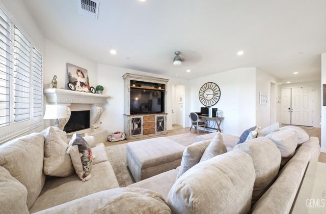 14940 Pams Way, Bakersfield, CA 93314