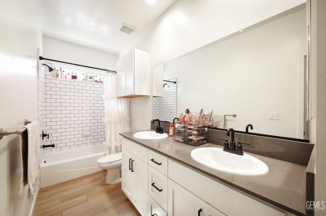 14940 Pams Way, Bakersfield, CA 93314