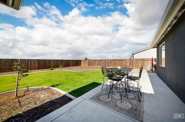 14940 Pams Way, Bakersfield, CA 93314